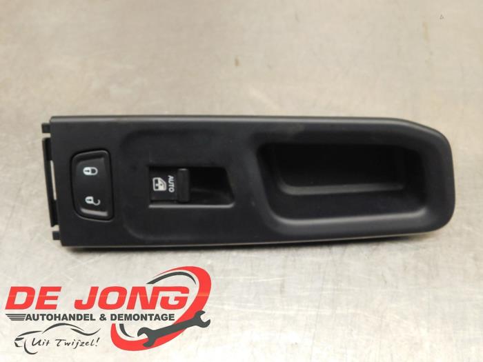 Usados Interruptor combinado de ventanillas Jeep Renegade (BU) 1.4 Multi Air 16V Precio € 18,99 Norma de margen ofrecido por Autodemontagebedrijf de Jong