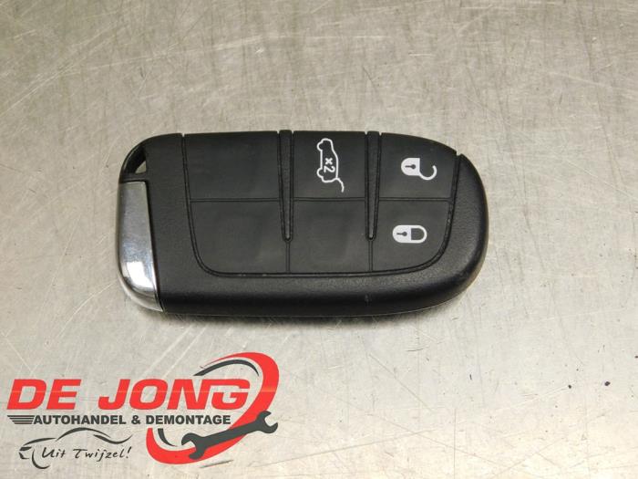 Używane Klucz Jeep Renegade (BU) 1.4 Multi Air 16V Cena € 24,99 Procedura marży oferowane przez Autodemontagebedrijf de Jong
