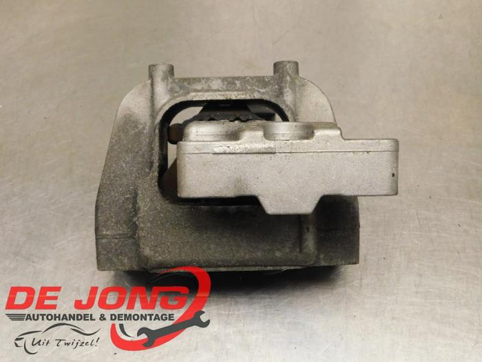Used Engine mount Seat Leon (5FB) 1.6 TDI 16V Price € 8,99 Margin scheme offered by Autodemontagebedrijf de Jong