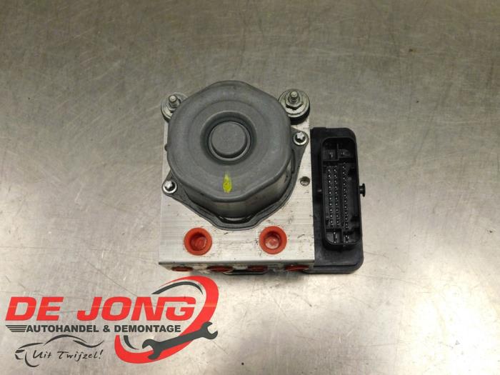 Begagnade ABS-pump Opel Adam 1.4 16V Pris € 99,99 Marginaltabell erbjuds av Autodemontagebedrijf de Jong