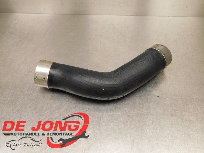 Gebrauchte Intercooler Schlauch Mercedes C Estate (S205) C-180 BlueTEC, C-180 d 1.6 16V Preis € 21,99 Margenregelung angeboten von Autodemontagebedrijf de Jong