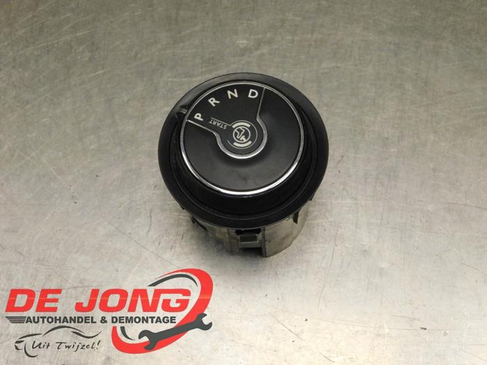 Usados Palanca selectora automática Citroen Jumpy 2.0 Blue HDI 145 Precio € 24,97 IVA incluido ofrecido por Autodemontagebedrijf de Jong