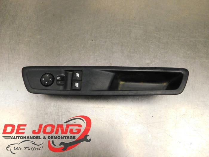 Używane Przelacznik combi okienny Citroen Jumpy 2.0 Blue HDI 145 Cena € 48,39 Z VAT oferowane przez Autodemontagebedrijf de Jong