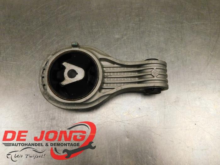 Used Engine mount Citroen Jumpy 2.0 Blue HDI 145 Price € 48,39 Inclusive VAT offered by Autodemontagebedrijf de Jong