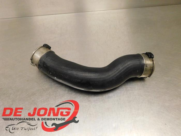 Gebrauchte Intercooler Schlauch Mercedes C (W205) C-180 1.6 CDI BlueTEC, C-180 d 16V Preis € 21,99 Margenregelung angeboten von Autodemontagebedrijf de Jong