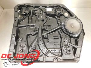 Usados Mecanismo de ventanilla de 2 puertas izquierda delante Mercedes Vito (447.6) 1.7 110 CDI 16V Precio € 151,24 IVA incluido ofrecido por Autodemontagebedrijf de Jong