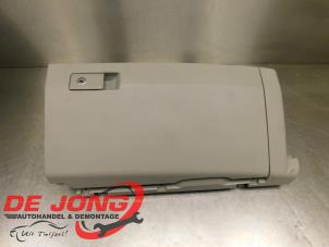 Begagnade Handskfack Volkswagen Transporter T6 2.0 TDI DRF Pris € 39,98 Inklusive moms erbjuds av Autodemontagebedrijf de Jong