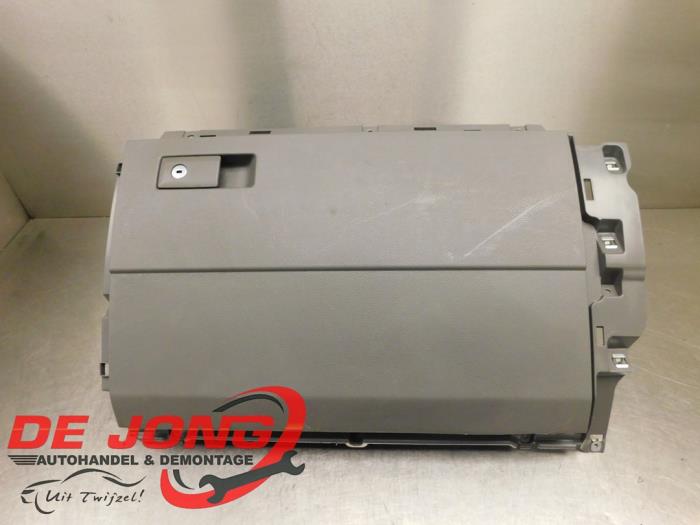 Begagnade Handskfack Volkswagen Crafter (SY) 2.0 TDI FWD Pris € 39,98 Inklusive moms erbjuds av Autodemontagebedrijf de Jong