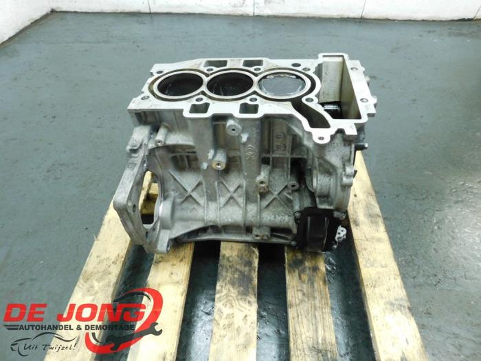 Used Engine crankcase Opel Crossland (X) 1.2 Turbo 12V Euro 6 Price € 349,99 Margin scheme offered by Autodemontagebedrijf de Jong