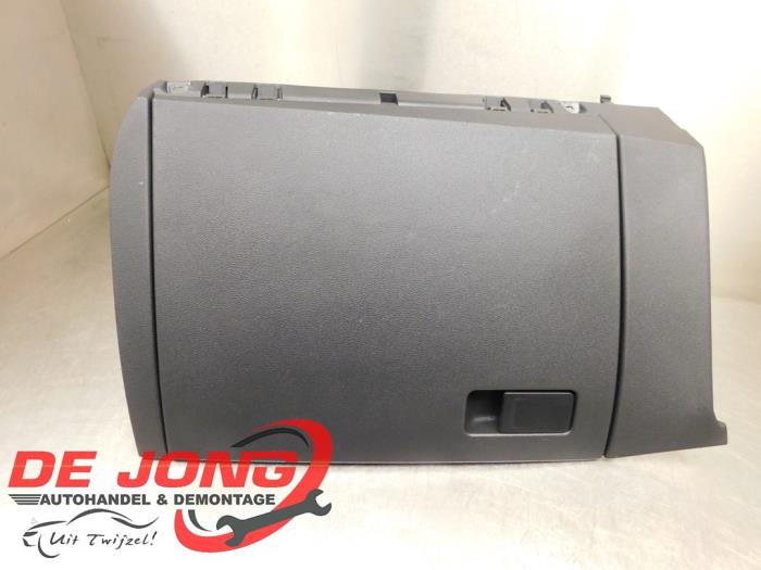 Begagnade Handskfack Volkswagen Polo VI (AW1) 1.6 TDI 16V 80 Pris € 24,99 Marginaltabell erbjuds av Autodemontagebedrijf de Jong