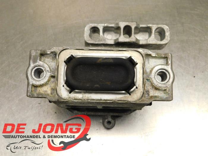 Usagé Support moteur Skoda Yeti (5LAC) 2.0 TDI 16V 4x4 Prix € 9,95 Règlement à la marge proposé par Autodemontagebedrijf de Jong