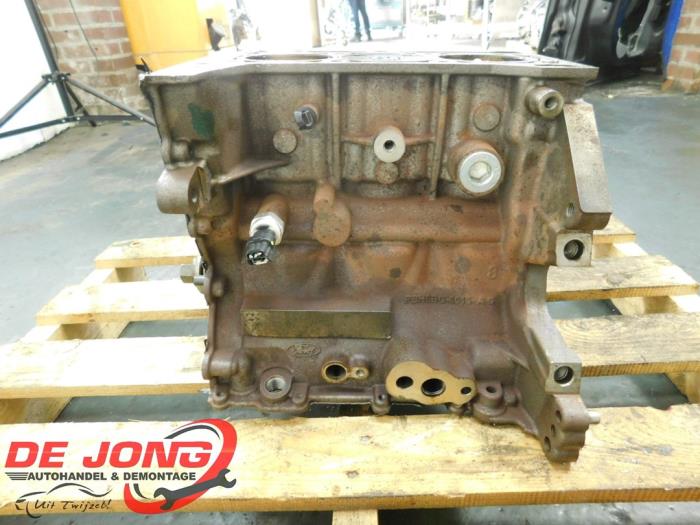 Used Engine crankcase Ford Focus 4 1.0 Ti-VCT EcoBoost 12V 125 Price € 550,00 Margin scheme offered by Autodemontagebedrijf de Jong