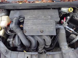 Motor van een Ford Fiesta 5 (JD/JH) 1.25 16V 2003
