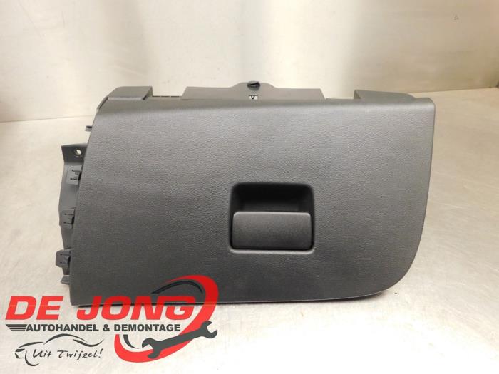Begagnade Handskfack Opel Astra K Sports Tourer 1.6 CDTI 110 16V Pris € 29,95 Marginaltabell erbjuds av Autodemontagebedrijf de Jong