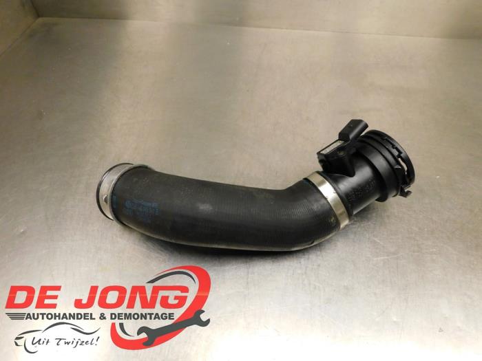 Gebrauchte Intercooler Rohr Volkswagen Transporter T5 2.5 TDi Preis € 15,85 Margenregelung angeboten von Autodemontagebedrijf de Jong