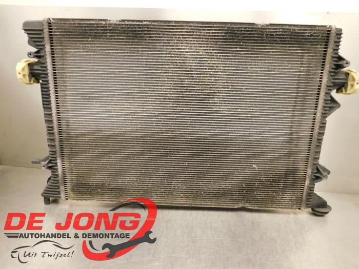 Used Radiator Volkswagen Caddy IV 2.0 TDI 102 Price € 96,79 Inclusive VAT offered by Autodemontagebedrijf de Jong