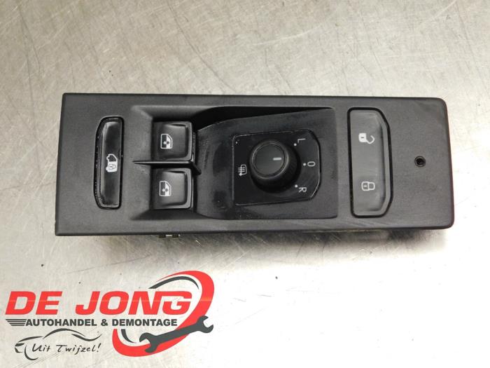 Usados Interruptor combinado de ventanillas Volkswagen Transporter T6 2.0 TDI 150 Precio € 19,97 IVA incluido ofrecido por Autodemontagebedrijf de Jong