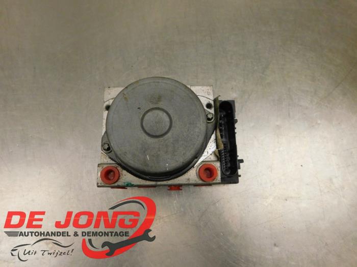 Begagnade ABS-pump Renault Kangoo Express (FW) 1.5 dCi 70 Pris € 50,99 Marginaltabell erbjuds av Autodemontagebedrijf de Jong
