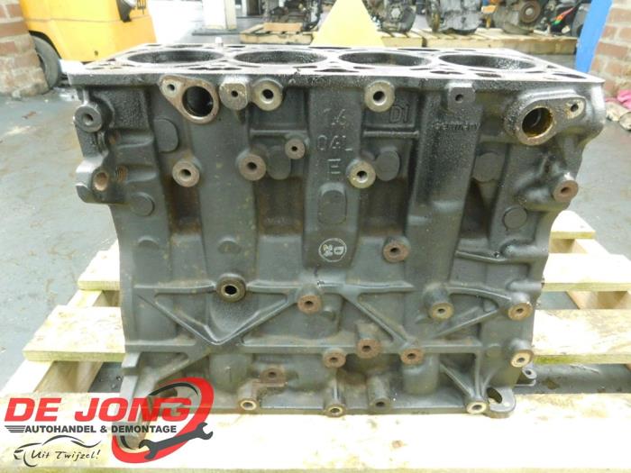 Used Engine crankcase Skoda Superb Combi (3V5) 1.6 TDI Price € 350,00 Margin scheme offered by Autodemontagebedrijf de Jong