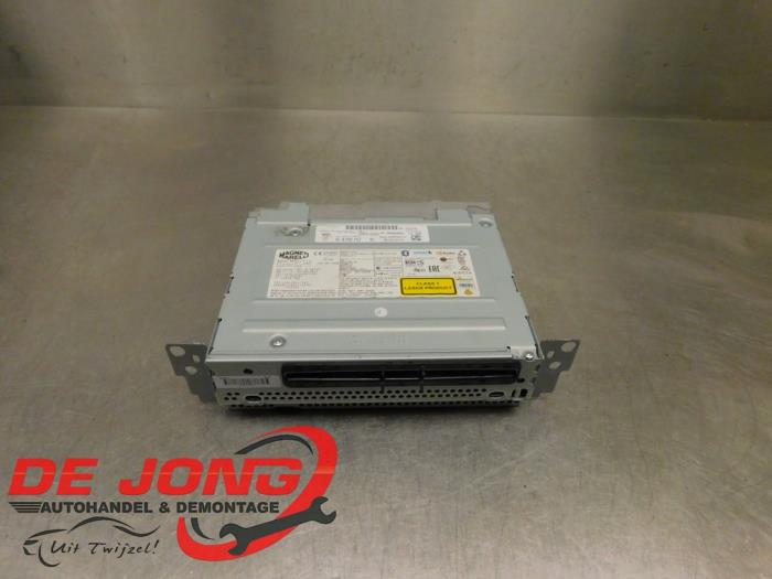 Używane Modul radiowy BMW 2 serie (F23) 218i 1.5 TwinPower Turbo 12V Cena € 349,99 Procedura marży oferowane przez Autodemontagebedrijf de Jong