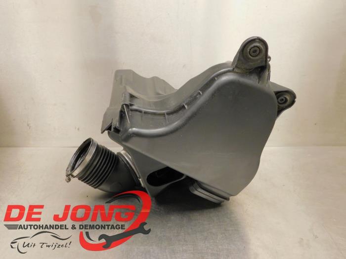 Begagnade Luftfilterhus BMW 1 serie (E87/87N) 118i 16V Pris € 29,99 Marginaltabell erbjuds av Autodemontagebedrijf de Jong