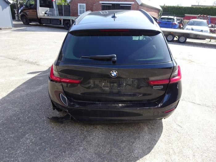 Begagnade Baklucka BMW 3 serie Touring (G21) 318d 2.0 TwinPower Turbo 16V Mild Hybrid Pris € 850,00 Marginaltabell erbjuds av Autodemontagebedrijf de Jong