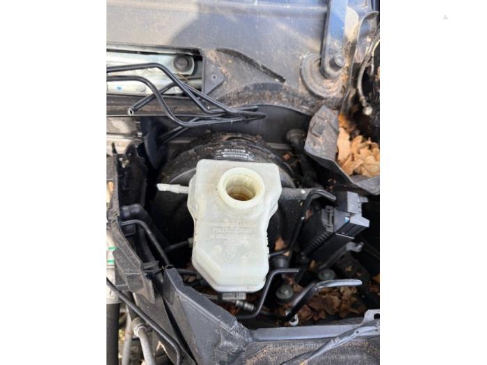 Usagé Servo frein BMW 1 serie (E87/87N) 118i 16V Prix € 74,99 Règlement à la marge proposé par Autodemontagebedrijf de Jong
