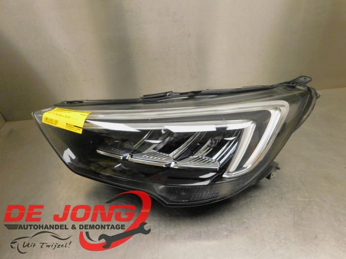 Używane Reflektor lewy Opel Crossland (X) 1.2 Turbo 12V Cena € 349,99 Procedura marży oferowane przez Autodemontagebedrijf de Jong