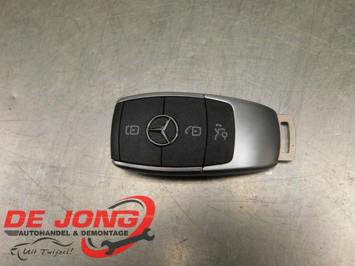 Używane Klucz Mercedes GLA (H247) 1.3 200 Turbo 16V Cena € 49,90 Procedura marży oferowane przez Autodemontagebedrijf de Jong