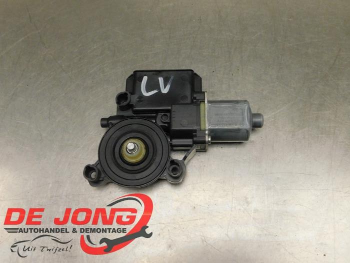 Usados Motor de ventanilla de puerta Volkswagen Polo V (6R) 1.4 TDI Precio € 13,99 Norma de margen ofrecido por Autodemontagebedrijf de Jong