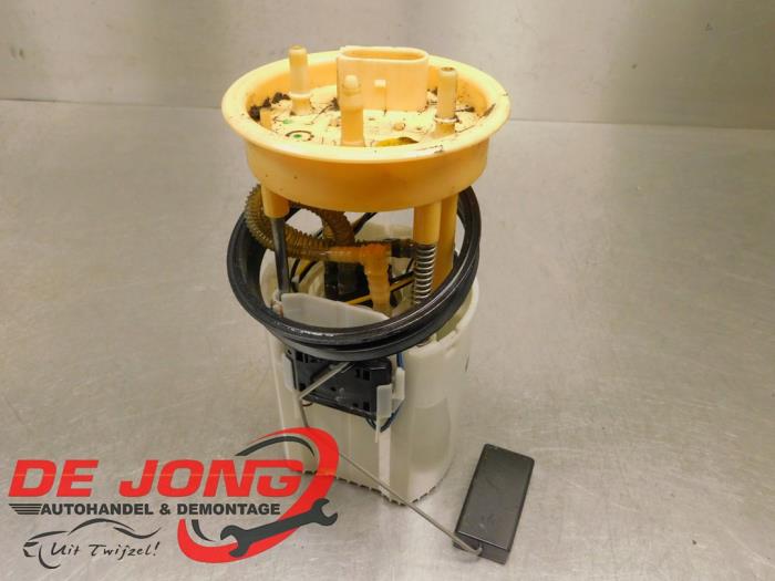 Usagé Pompe à carburant Volkswagen Polo V (6R) 1.4 TDI Prix € 12,99 Règlement à la marge proposé par Autodemontagebedrijf de Jong