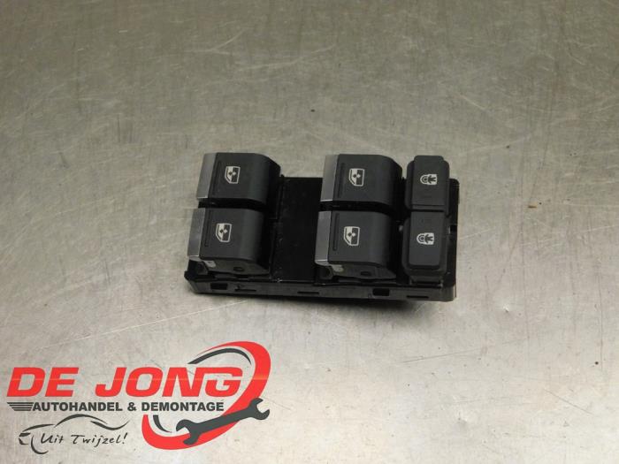 Usados Interruptor combinado de ventanillas Audi Q4 (F4B) 40 e-tron 77 kWh Precio € 24,99 Norma de margen ofrecido por Autodemontagebedrijf de Jong