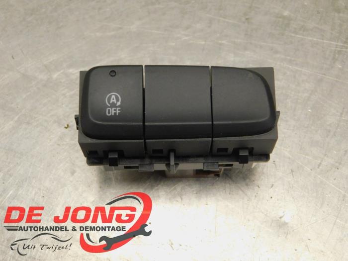 Używane Przelacznik Start/Stop Opel Crossland (X) 1.2 Turbo 12V Cena € 14,99 Procedura marży oferowane przez Autodemontagebedrijf de Jong