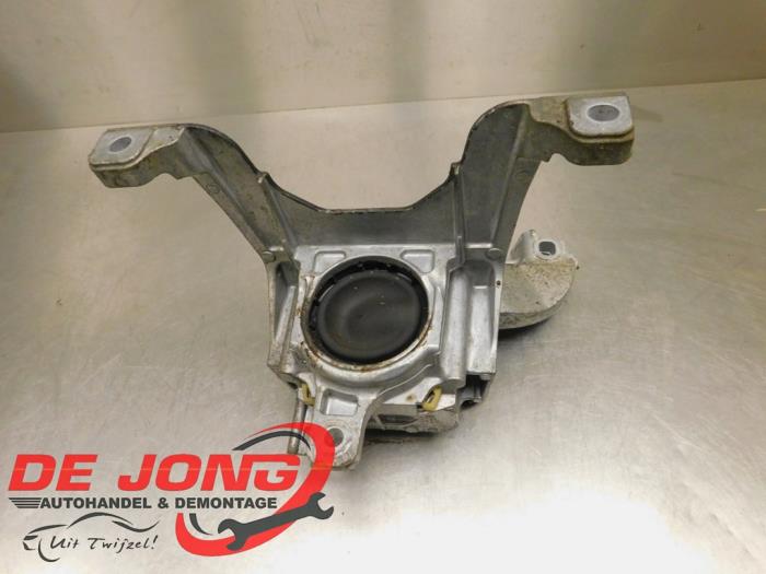 Usagé Support moteur Mercedes GLA (H247) 1.3 200 Turbo 16V Prix € 99,99 Règlement à la marge proposé par Autodemontagebedrijf de Jong