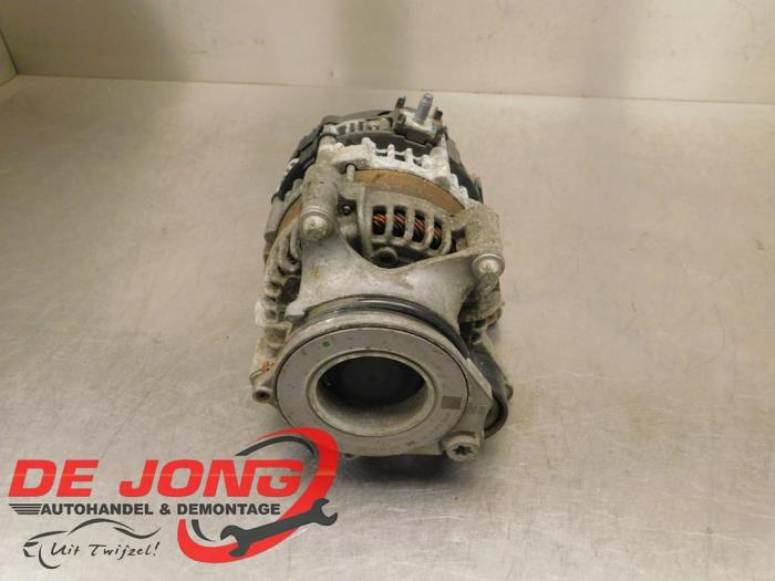 Begagnade Dynamo Mercedes GLA (H247) 1.3 200 Turbo 16V Pris € 99,99 Marginaltabell erbjuds av Autodemontagebedrijf de Jong