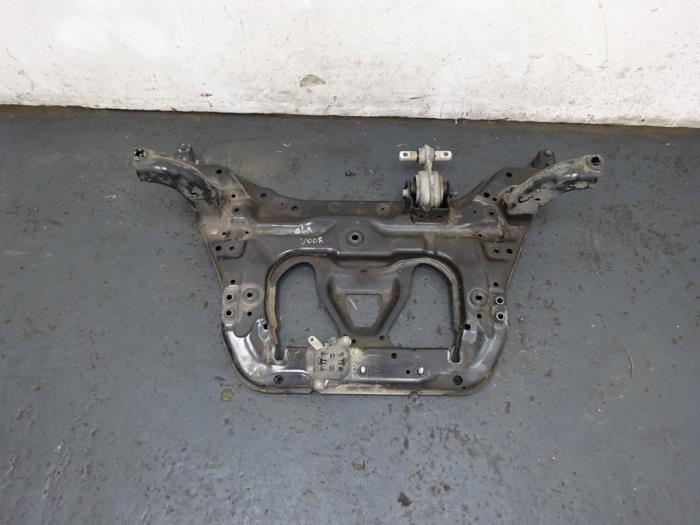 Used Subframe Mercedes GLA (H247) 1.3 200 Turbo 16V Price € 375,00 Margin scheme offered by Autodemontagebedrijf de Jong