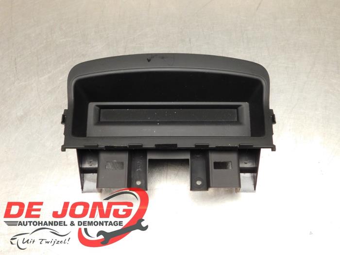 Begagnade Innerdisplay Chevrolet Cruze (305) Pris € 29,99 Marginaltabell erbjuds av Autodemontagebedrijf de Jong