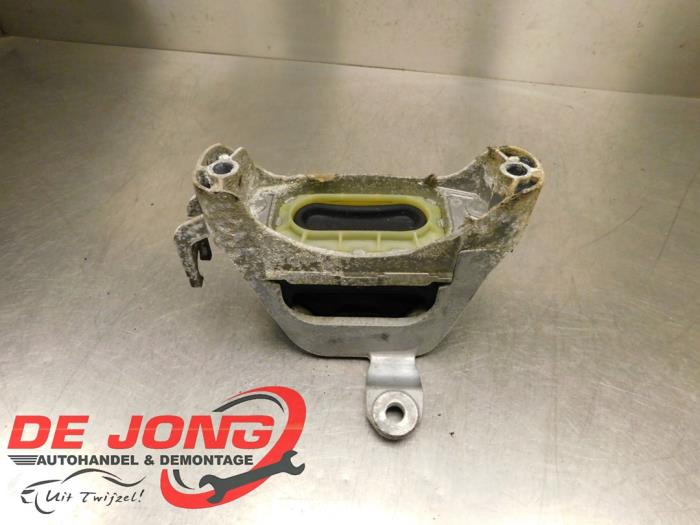 Used Engine mount Chevrolet Cruze (305) Price € 19,99 Margin scheme offered by Autodemontagebedrijf de Jong