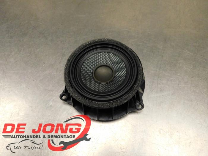 Używane Glosnik BMW X6 (F16) M50d 3.0 24V Cena € 28,99 Procedura marży oferowane przez Autodemontagebedrijf de Jong