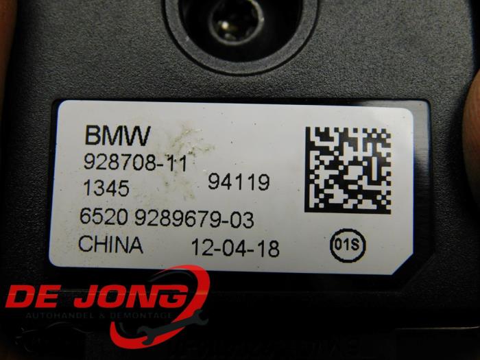 Antenn från en BMW X6 (F16) M50d 3.0 24V 2018