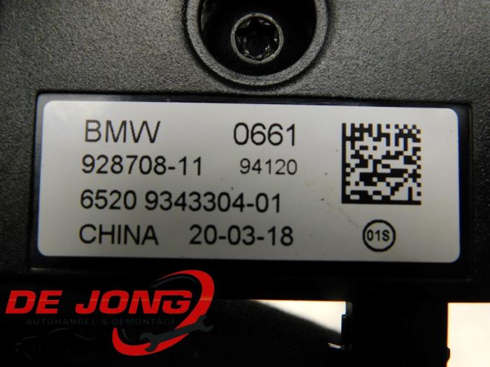 Antenn från en BMW X6 (F16) M50d 3.0 24V 2018
