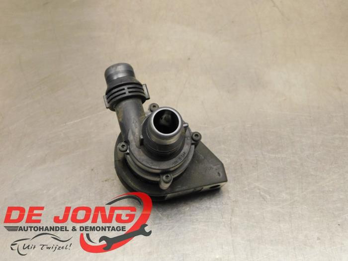Begagnade Vattenpump BMW X6 (F16) M50d 3.0 24V Pris € 44,99 Marginaltabell erbjuds av Autodemontagebedrijf de Jong