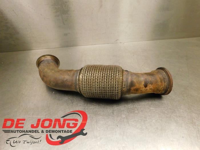 Exhaust flexible connection