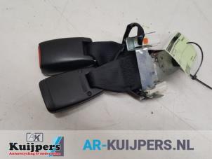 Used Rear seatbelt buckle, centre Mazda 3 Sport (BK14) 2.0 CiTD 16V Price € 14,00 Margin scheme offered by Autorecycling Kuijpers