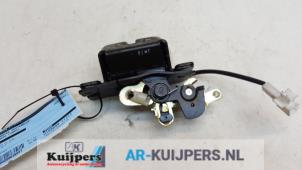 Used Tailgate lock mechanism Kia Sorento I (JC) 2.5 CRDi 16V Price € 10,00 Margin scheme offered by Autorecycling Kuijpers