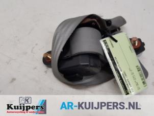 Used Rear seatbelt, right Kia Sorento I (JC) 2.5 CRDi 16V Price € 20,00 Margin scheme offered by Autorecycling Kuijpers