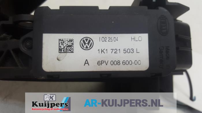 Pedal gazu z Volkswagen Golf V (1K1) 1.6 FSI 16V 2004