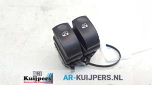Used Multi-functional window switch Renault Twingo II (CN) 1.2 16V Price € 10,00 Margin scheme offered by Autorecycling Kuijpers