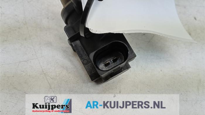 Vacuum relay from a Volkswagen Polo IV (9N1/2/3) 1.4 TDI 80 2008