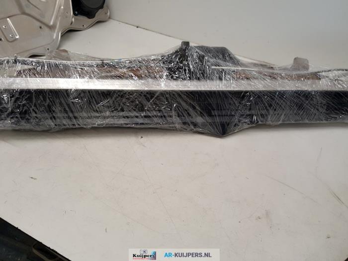 Rear blind from a Mercedes-Benz S (W221) 3.0 S-350 BlueTec 24V 2011